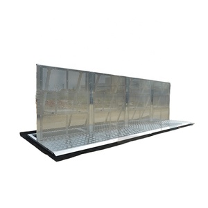Barrera Plegable de Aluminio para Control de Multitudes en Festivales de Música, Modular y Desmontable - Product Image 1