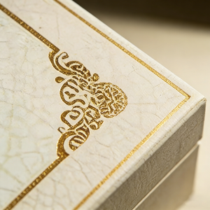 Boîte cadeau en chocolat rigide haut de gamme personnalisée de haute qualité, papier artistique et carton kraft, finition brillante UV, feuille <span class=keywords><strong>d</strong></span>'<span class=keywords><strong>or</strong></span>, laminage mat, impression éponge - Product Image 2