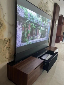 จอฉายภาพแบบมอเตอร์ไฟฟ้าขนาด 100 นิ้ว ยี่ห้อ Pet Crystal CBSP Alr พร้อมตู้วางทีวีหลากสี - Product Image 3