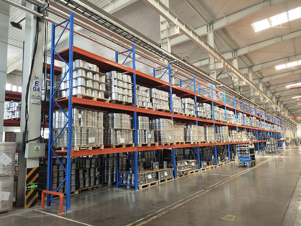 Efficient Storage Solutions with Durable blue upright orange beam ...