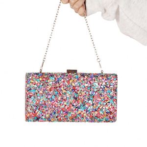 Pochette de soirée pour femme brodée de perles, style bohème, classique et tendance, ajoute un charme artistique, couleur unie, s'accorde avec toutes les tenues - Product Image 3