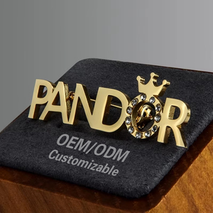 Distintivo/Broche Personalizzato in Acciaio Inossidabile con Logo Aziendale ed Emblema Scolastico, Design con Smalto Imitazione, Origine Cina, <span class=keywords><strong>Regalo</strong></span> di <span class=keywords><strong>Laurea</strong></span> - Product Image 5