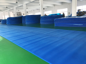 Bâche solaire pour piscine Taiyue de haute qualité, bleue, basse densité, 200 microns, en polyéthylène LLDPE, bulles Hamburger 15 mm, 50M/25M - Product Image 6