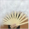 Éventail Pliant en Plumes d'Autruche Blanches de 33 cm, Style Art Populaire, en Bambou avec Décoration Florale, Idéal pour la Danse et les Mariages - Grande Vente - Product Image 2