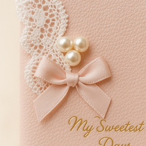 Cuaderno A5 con Lazo de Encaje, Decoración de Perlas y Detalles en Dorado, Color Rosa Dulce, para Niñas y Regalos - Product Image 4