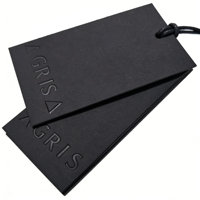 Étiquettes de vêtements modernes avec impression de logo personnalisé sur papier mat épais, emballage durable pour marque de mode, faible MOQ, fabrication en usine