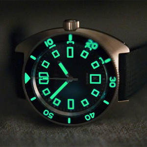 Montres de plongée fantaisie en acier pour hommes <span class=keywords><strong>quartz</strong></span> <span class=keywords><strong>ou</strong></span> automatique avec <span class=keywords><strong>montre</strong></span> de plongée étanche super lumineuse - Product Image 4