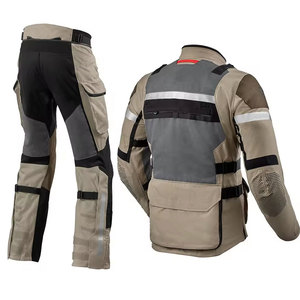 Combinaison textile pour moto prête pour l'aventure, conçue pour les conditions extrêmes, offrant des panneaux ajustables pour un ajustement et un style optimisés - Product Image 2