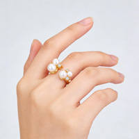 Cincin Lapis Emas untuk Wanita Desain Minimalis Bertatahkan Mutiara Zirkon Mewah Ringan Serbaguna