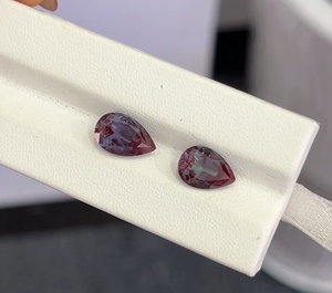 Pietre sciolte di alessandrite di alta qualità viola bluastro di alessandrite da laboratorio a forma di pera da 1ct a 5ct - Product Image 4