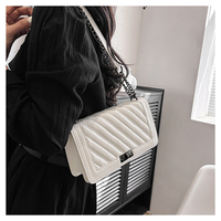 Sac à main de luxe pour femme de haute qualité, sac à bandoulière de créateur avec chaîne décorative et motif diagonal, sac bandoulière