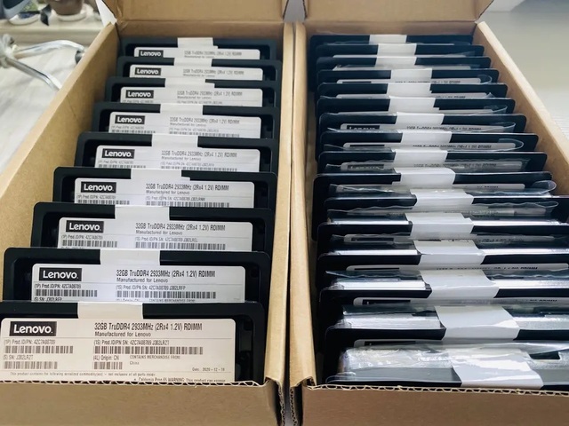 4ZC7A08710 01KR356 64G 2RX4 PC4-2933Y  /  01KR355 V4ZC7A08709   32G DDR4 2933  Server Memory