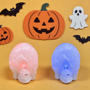 Lampe Crâne Lumineuse en PVC Blanc et Noir pour Halloween, Décoration Portable avec Deux Crânes, Veilleuse LED pour Décoration d'Halloween - Product Image 2