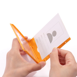FOSKA Lot de 12 Étuis Rigides Verticaux en Plastique pour Cartes d'Identité avec Encoche pour le Pouce et Fentes & Trous pour Chaîne pour Personnel Scolaire et Infirmiers - Product Image 3