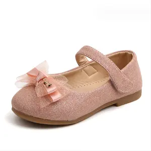 Sepatu ikat putri anak perempuan, sepatu kulit renda mengkilap kecil anak-anak