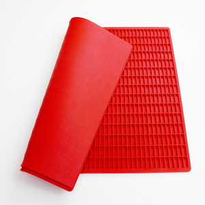 Moule en silicone de qualité alimentaire pour friandises pour chiens, forme mini rectangulaire, antiadhésif, compatible lave-vaisselle et four, pour la cuisson de friandises maison pour l'entraînement des chiens - Product Image 4