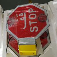 Panneaux de stationnement d'autobus scolaire clignotants à LED hautement réfléchissants avec bras de signalisation de stationnement électrique