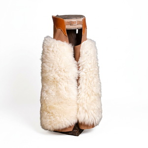 HULAR INTL - Pantalones de montar de cuero genuino para mujer, estilo western, con cierre de gancho y barra/hebilla, para equitación y protección del caballo, ajuste regular - Product Image 1