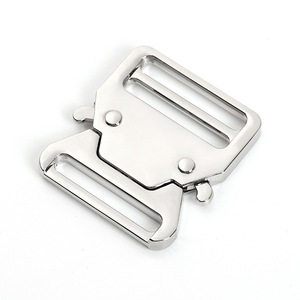 Hebillas de doble punta de aleación de zinc plateadas ajustables para correas, bolsos, ropa, mochilas tácticas y accesorios. - Product Image 1