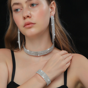 <span class=keywords><strong>Set</strong></span> perhiasan pengantin 3 potong gaya romantis, elegan maksimal kalung berlian imitasi banyak baris, gelang lapis emas seng - Product Image 2