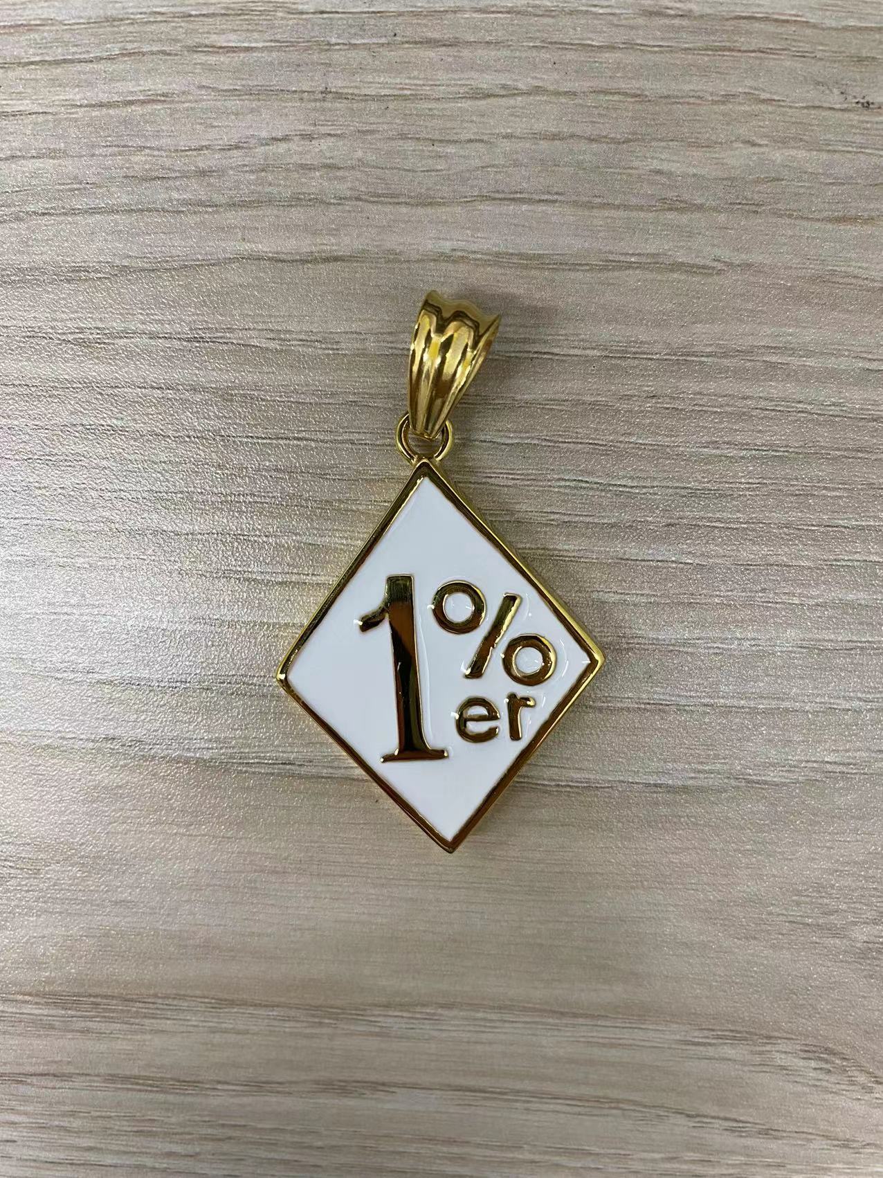 Or blanc 18 carats émail blanc