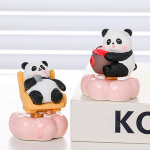 Figuras creativas de resina de Panda, decoración pequeña para el hogar, oficina, escritorio, adorno, regalo de estilo de dibujos animados - Product Image 2