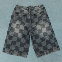 Short en damier de coton de jogging en denim à bord coupé, vêtement de rue en détresse, jorts pour hommes jorts personnalisés à logo imprimé au laser