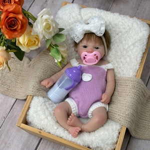 Bambole Reborn Realistiche in Silicone, Bambola Femminile a Corpo Intero con Occhi Aperti e Capelli Insegnalati a Mano, 13 Pollici, Neonato Lavabile, Giocattolo Morbido Educativo - Product Image 1