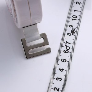 Cinta métrica retráctil automática para medir la cintura, cinta métrica corporal con logotipo personalizado, sistema métrico imperial, material de tela de plástico ABS y PVC - Product Image 4