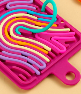 ของเล่นเด็กสองด้านเล่นได้ รูปทรงสี่เหลี่ยม ทำจากซิลิโคน กระตุ้นประสาทสัมผัส ช่วยผ่อนคลาย ของเล่นเด็กเล็ก อายุ 2 ถึง 4 ปี - Product Image 6