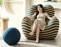 Fauteuil rayé UP5 de designer emblématique avec pouf boule, chaise longue de luxe Big Mama Donna pour projets d'intérieur haut de gamme