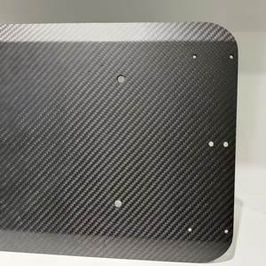 Placa de fibra de carbono ligera para diversas aplicaciones Marcos de drones Piezas automotrices Dispositivos médicos - Product Image 1