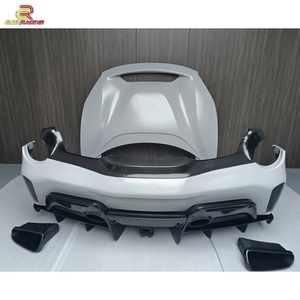 ชุดแต่งตัวถังรถยนต์คาร์บอนไฟเบอร์แบบแห้งสไตล์ Pista พร้อมกันชน ฝากระโปรง สปอยเลอร์ สำหรับ Ferrari 488 GTB Spider ปี 2015-2018 พร้อมสเกิร์ตข้าง - Product Image 6