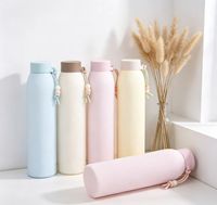 Bouteille d'eau portable créative, cadeau promotionnel, double couche, résistante aux hautes températures, anti-fuite, motif rayé moderne
