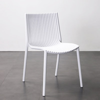 Chaise de salle à manger d'extérieur empilable en plastique moderne, écologique et imperméable, pour la maison, l'hôtel, le salon, le jardin