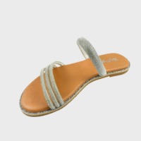 Sandales plates décontractées à enfiler pour femme avec strass scintillants et fines brides, idéales pour l'extérieur en été, à bout ouvert et antidérapantes