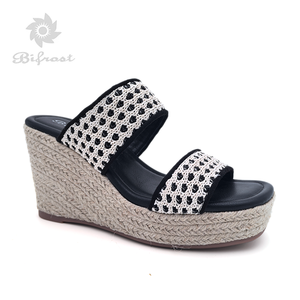 Offre Spéciale femmes décontracté en cuir véritable doublure luxe pente talon épais fond chanvre corde sandales pour l'été - Product Image 1