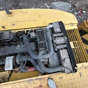 Excavatrice sur chenilles hydraulique Komatsu PC300-7/PC300-8 d'occasion, modèle 2022, 30 tonnes, 1000 heures, moteur et pompe inclus, en vente - Product Image 4