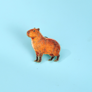Badges en émail souple personnalisés en gros, design Capybara, fabrication directe usine, OEM ODM, épingles de revers en stock pour collectionneurs - Product Image 1