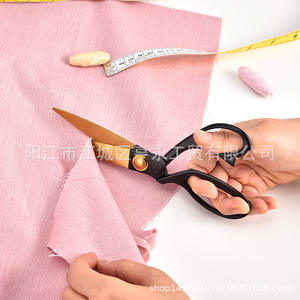 Tijeras de Sastre Chapadas en Oro, Acero Inoxidable, 20 cm, para Coser y Cortar Tela, Hechas en Yangjiang - Product Image 1