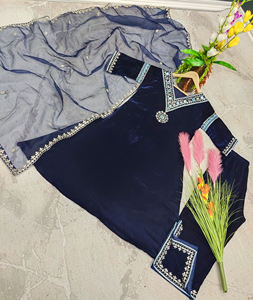 ชุดอินเดียแบบดั้งเดิมของผู้หญิง Eid Ramzan Salwar Kameez แบบตรงปรับแต่งได้ - Product Image 3