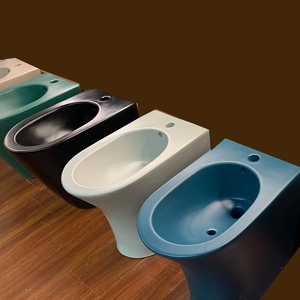 WC monobloc sur pied pour salle de bain, toilettes traditionnelles à chasse d'eau par jets, WC rond pour hôtel, sanitaires en céramique - Product Image 3