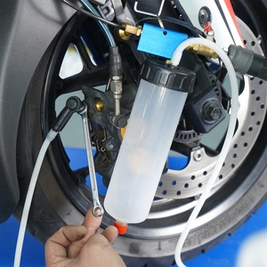 BEVINSEE 1x 80cm/ 31.5 Pulgadas Herramienta de Repuesto de Líquido de Frenos para Automóviles y Camiones, Bomba de Purga de Aceite, Kit de Equipo para <span class=keywords><strong>Mazda</strong></span> <span class=keywords><strong>3</strong></span> CX-5 RX-8 - Product Image 5
