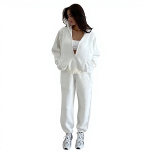 Ensemble sweat à capuche court zippé et pantalon cargo en molleton de coton de haute qualité pour femme - Product Image 1