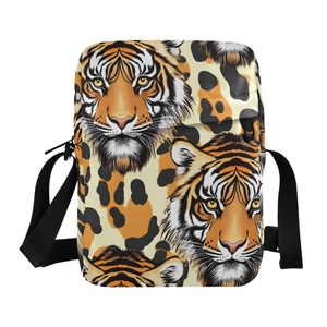 Sacs bandoulière personnalisés en gros, motif tigres, plus résistants, durables, décontractés et tendance - Product Image 1
