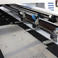 Prensa Punzonadora CNC de Torreta para Fabricación Automática de Muros Cortina de Aluminio
