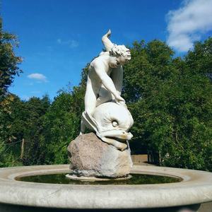 Statue de garçon qui fait <span class=keywords><strong>pipi</strong></span> en marbre blanc de taille réelle pour jardin extérieur à vendre - Product Image 5