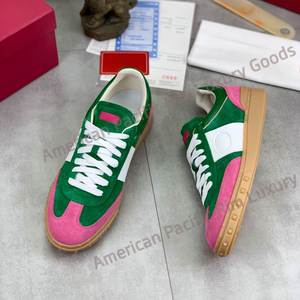 Zapatillas bajas con bloques de color verde y rosa, suela de goma, informales, con cordones. - Product Image 1