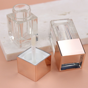 Tube de brillant à lèvres carré empilable personnalisé, design original et élégant, petit emballage vide en plastique 4ml avec impression sérigraphique - Product Image 3
