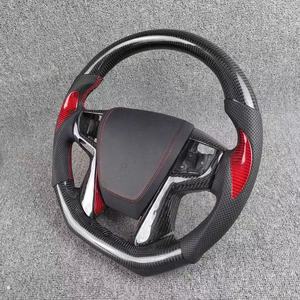 Volante de Fibra de Carbono de Alto Rendimiento para Toyota Alphard / Land Cruiser / Prado - Acabado en Carbono Brillante y Diseño Deportivo - Product Image 6